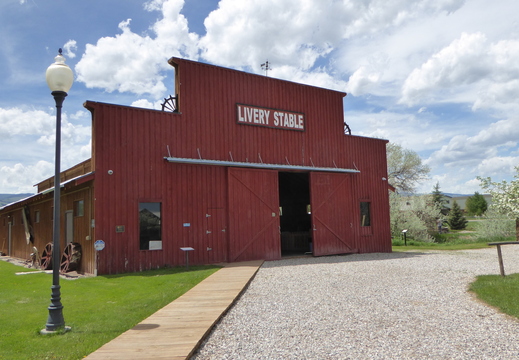 L'écurie du village-musée de Lander et sa collections de véhicules d'époque